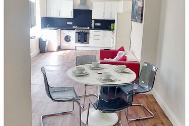 2 bed flat, Baring Street, Greenbank, Plymouth, PL48NG - Image 3